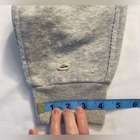 Alo Yoga Fierce Sweatpant Dove Grey Large never worn NWOT - Picture 7 of 10